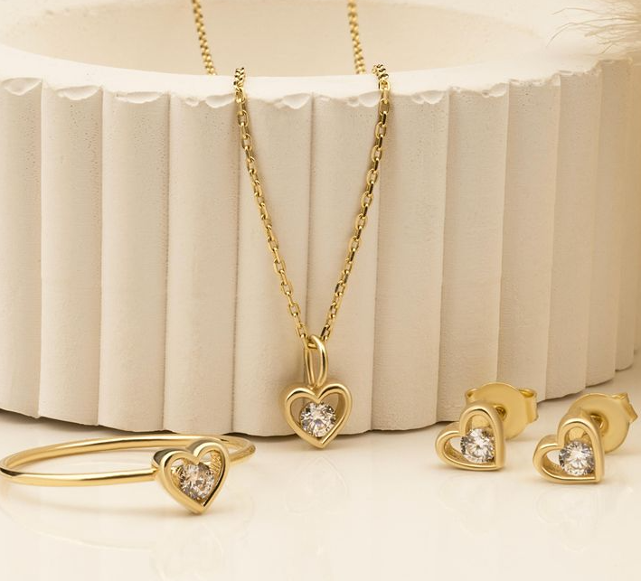 Noor Heart Ring - Pre-Order